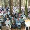 Zu Sachsens größtem Freiluft-Gottesdienst zu Pfingsten, der Waldandacht im westerzgebirgischen Stützengrün, kamen rund 5.000 Beucher. Foto: Eberhard Mädler